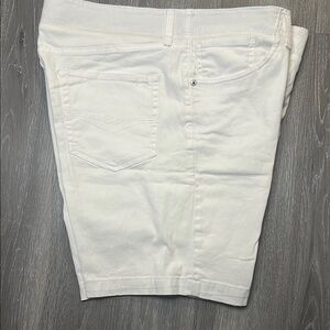 Izod White Jean Shorts Casual Summer Style